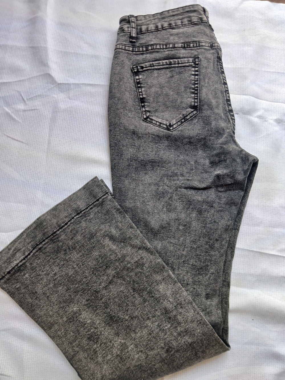 SHEIN Black Washed High-Waist Jeans - Picture 2 of 5